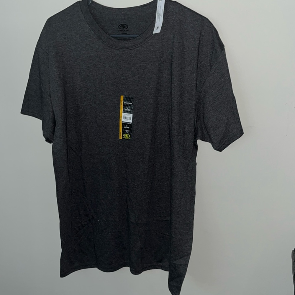 Breathable loose fit athletic shirt